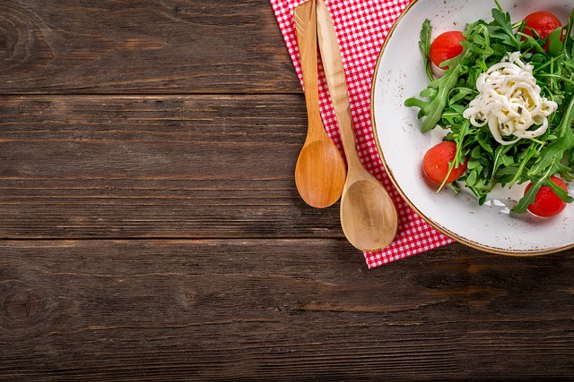 Local Flavors on Demand: Personalized Meal Subscription Boxes Revolutionize Eating