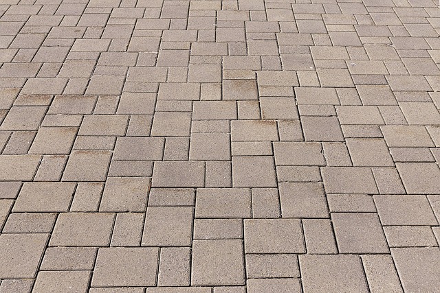 concrete-flooring-epoxy-flooring-640x480-37947811.jpeg