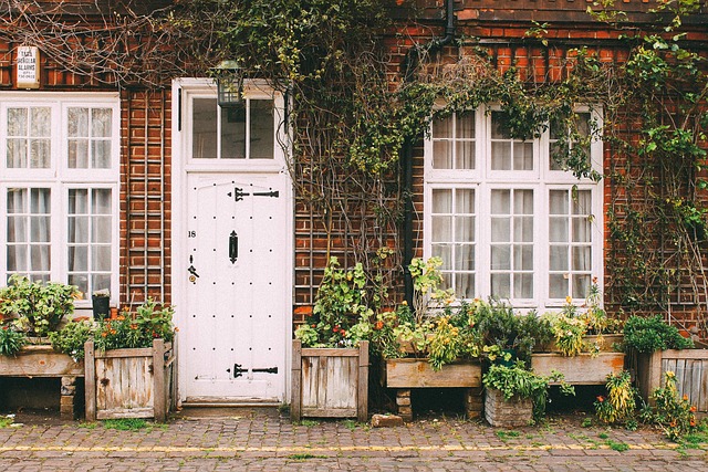 Mastering Home Repair: Roofing & Siding Damage Solutions