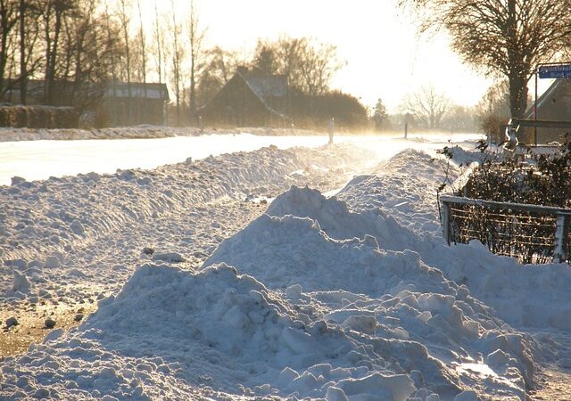 snow-removal-640x480-69518233.jpeg