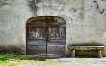 residential-garage-door-640x480-13538467.jpeg