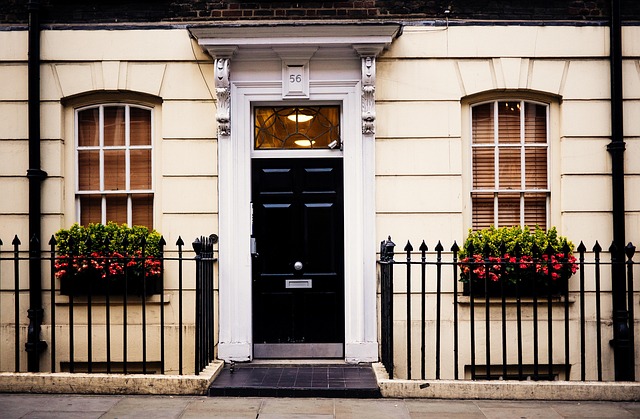 Save Money with Top-Rated Garage Door Contractor: Free Estimate & New Doors!