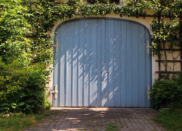 Save Money on Garage Door Repair: Local Pros, Flexible Payment, Top Rates!