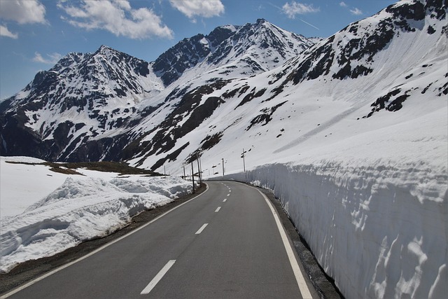 Commercial Snow Plowing Safety: Responsibilities, Gear, & Best Practices