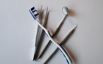 dental-cleaning-640x480-31464014.jpeg