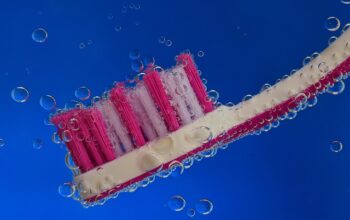 dental-cleaning-640x480-54077313.jpeg