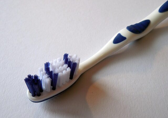 dental-cleaning-640x480-71046498.jpeg