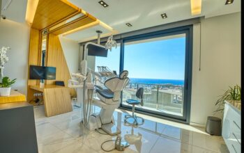 dental-cleaning-640x480-79700205.jpeg