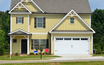 residential-garage-door-640x480-11836914.jpeg