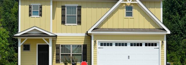 residential-garage-door-640x480-11836914.jpeg
