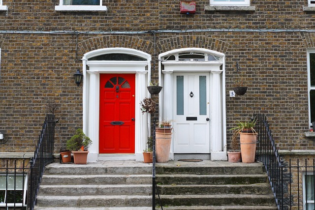 residential-garage-door-640x480-18168798.jpeg