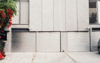 residential-garage-door-640x480-77071332.jpeg