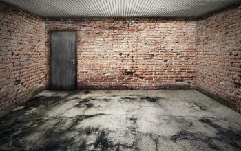 residential-garage-door-640x480-88464553.jpeg