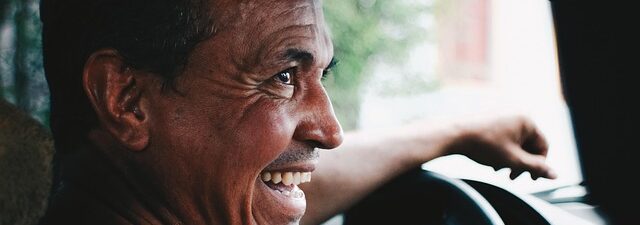 teeth-whitening-640x480-16353958.jpeg