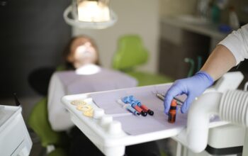 dental-cleaning-640x480-19678231.jpeg