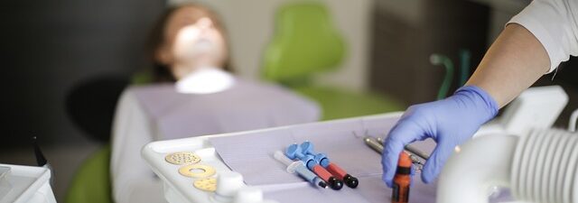dental-cleaning-640x480-19678231.jpeg