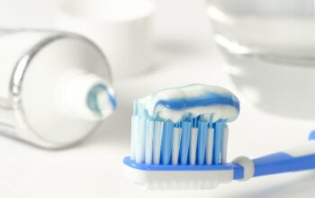 dental-cleaning-640x480-52812756.jpeg