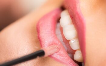 dental-cleaning-640x480-61968687.jpeg