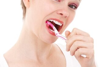 dental-cleaning-640x480-32325717.jpeg
