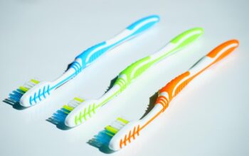 dental-cleaning-640x480-33121788.jpeg