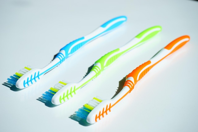 dental-cleaning-640x480-33121788.jpeg