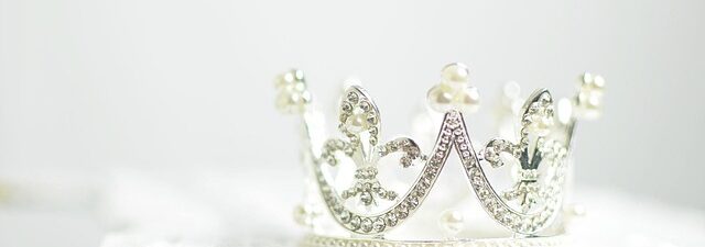 dental-crowns-640x480-79182677.jpeg