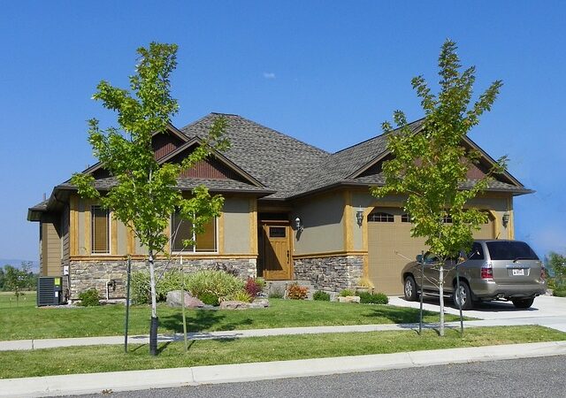 landscaping-640x480-26076914.jpeg