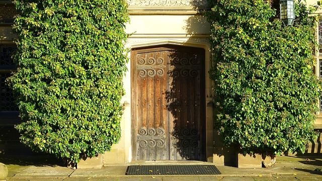 Secure Your Space, Save Big: RGC Doors’ Top-Rated Installation.