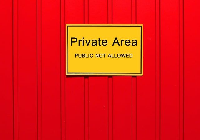 residential-garage-door-640x480-97633651.jpeg