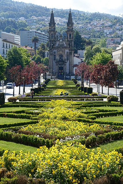 Revolutionize Your Yard: Top Experts Create Stunning Landscapes – Free Quote!